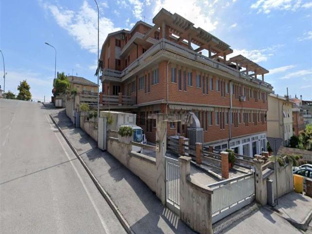 Appartamento in vendita di 233 m² in Via Fonte Orsola, 67