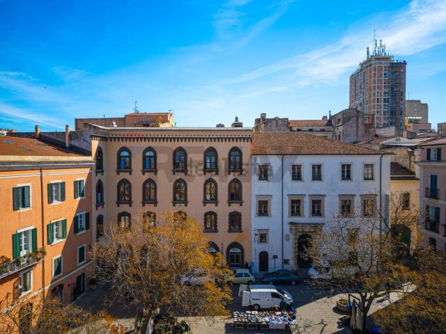 Appartamento in vendita di 233 m² in Piazza Tola, 41