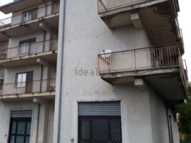 Appartamento in vendita di 234 m² in Via Fontechiari