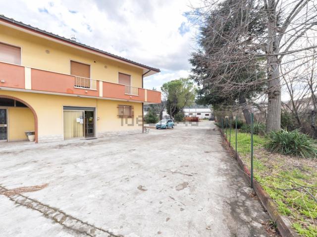 Appartamento in vendita di 234 m² in Via Teramo, 11