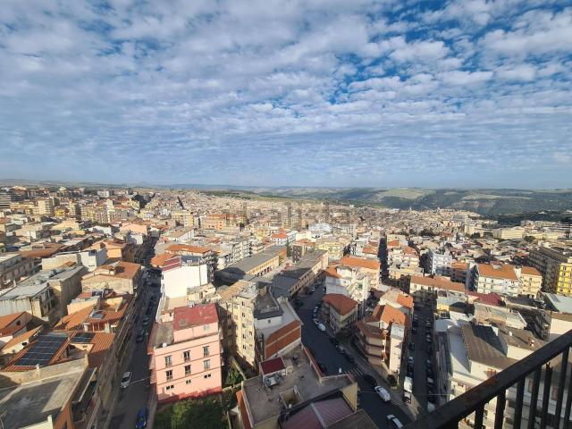 Appartamento in vendita di 234 m² in Viale dei Platani, 78