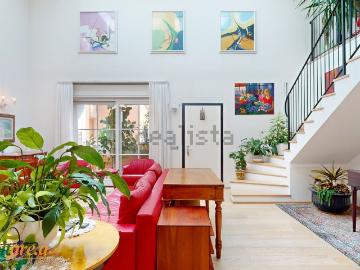 Appartamento in vendita di 235 m² in Via Galileo Galilei