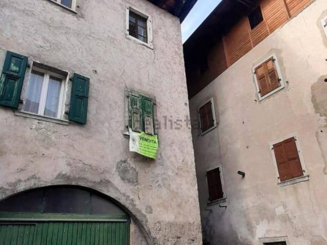 Appartamento in vendita di 235 m² in Via Dante Alighieri, 10
