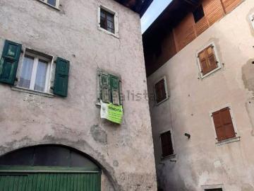 Appartamento in vendita di 235 m² in Via Dante Alighieri, 10