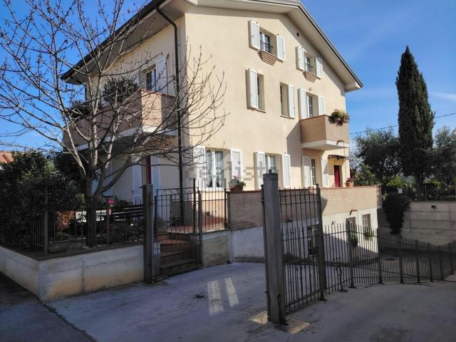 Appartamento in vendita di 235 m² in Via delle Fonti, 12