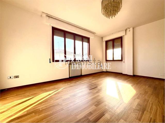 Appartamento in vendita di 235 m² in Via IV Novembre