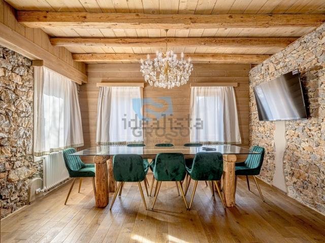 Appartamento in vendita di 235 m² in Via Roma