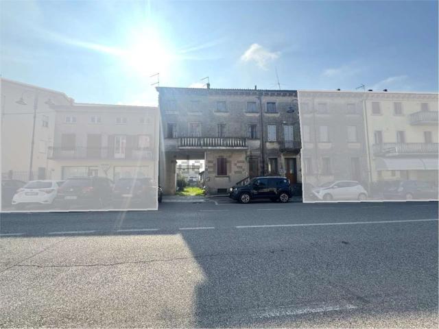 Appartamento in vendita di 235 m² in Via Roma