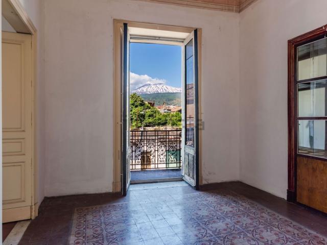 Appartamento in vendita di 235 m² in Via Roma
