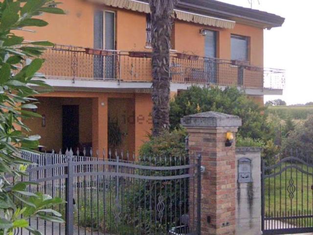 Appartamento in vendita di 235 m² in Via Riva di Fiume