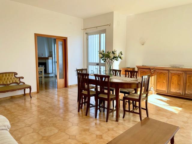 Appartamento in vendita di 235 m² in Via Umbria, 10