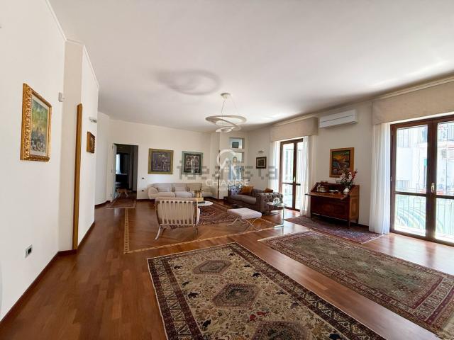 Appartamento in vendita di 235 m² in Via Valerio Laspro, 4