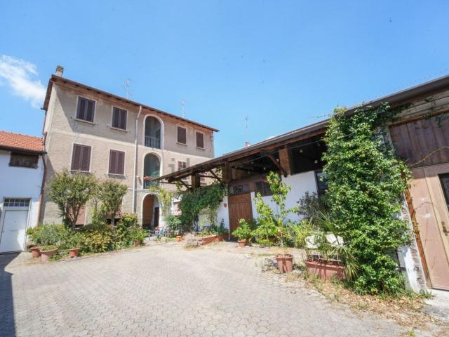 Appartamento in vendita di 235 m² in Via Vittorio Veneto, 8
