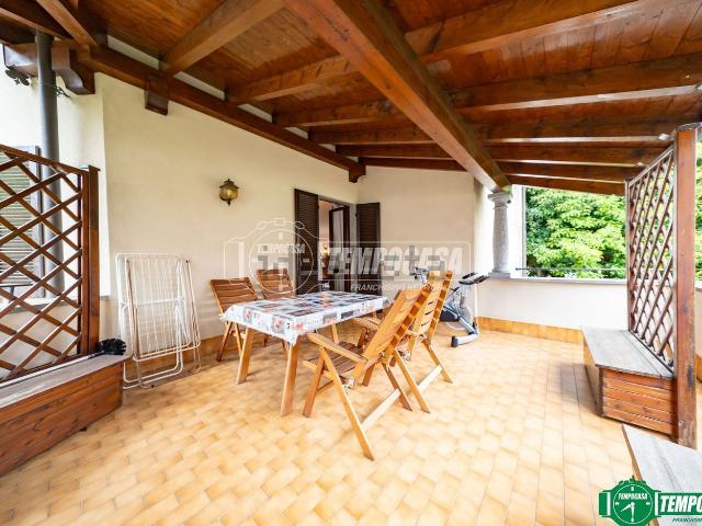 Appartamento in vendita di 235 m² in Via Vincenzo de Vit, 30