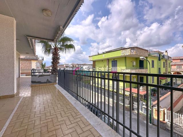 Appartamento in vendita di 235 m² in Viale Gennaro Napoli