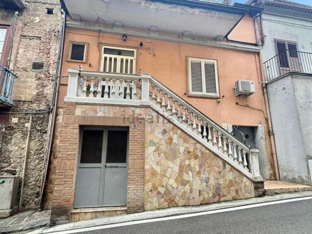 Appartamento in vendita di 236 m² in Via Capone