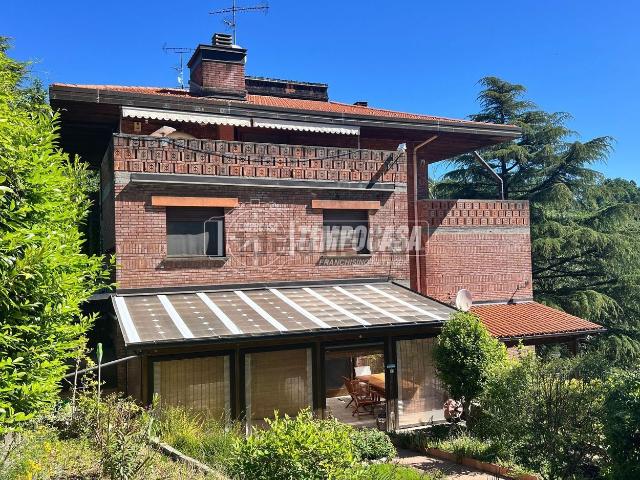 Appartamento in vendita di 236 m² in Via dei Colli, 34