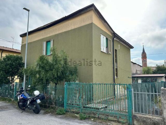 Appartamento in vendita di 236 m² in Via Europa, 6