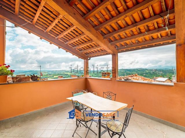 Appartamento in vendita di 236 m² in Via Vico