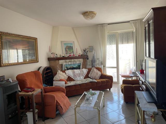 Appartamento in vendita di 236 m² in Località indicatore zona d, 60