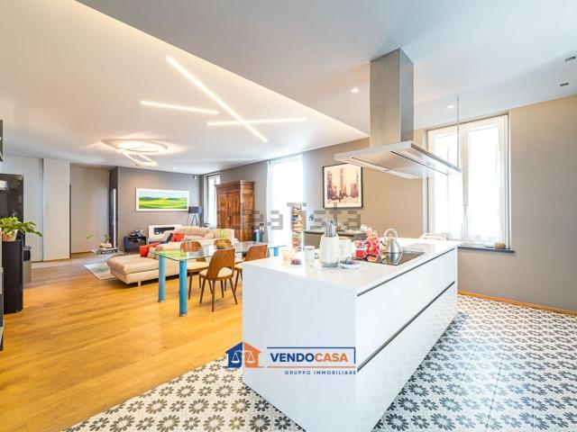 Appartamento in vendita di 236 m² in Piazza Giovanni Giolitti, 12