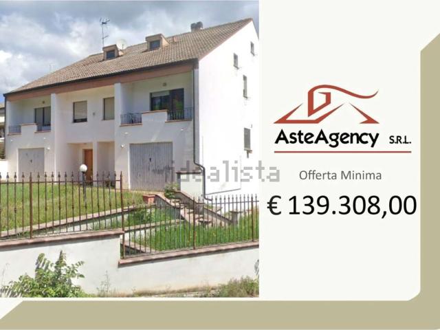 Appartamento in vendita di 237 m² in Via Civitatomassa, 3