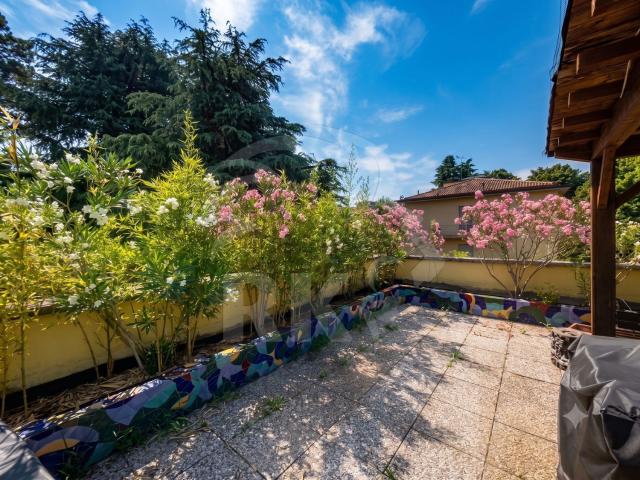 Appartamento in vendita di 237 m² in Via delle Rose, 32