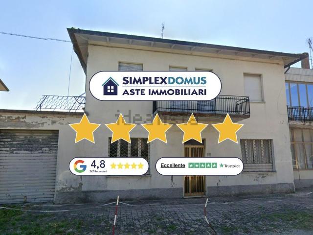 Appartamento in vendita di 237 m² in Via Provinciale Feltresca