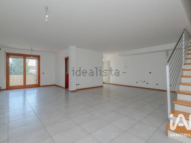 Appartamento in vendita di 237 m² in Via Roma, 75