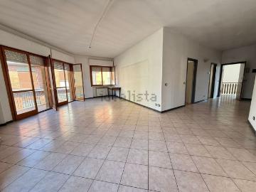 Appartamento in vendita di 238 m²