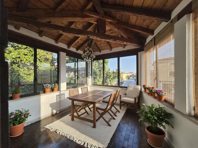 Appartamento in vendita di 179 m² in Via C. Agostini, 124