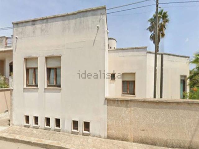 Appartamento in vendita di 238 m² in Via Mons. Eugenio Raffaele Faggiano, 5