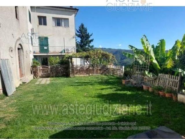 Appartamento in vendita di 238 m² in Via Mammianese