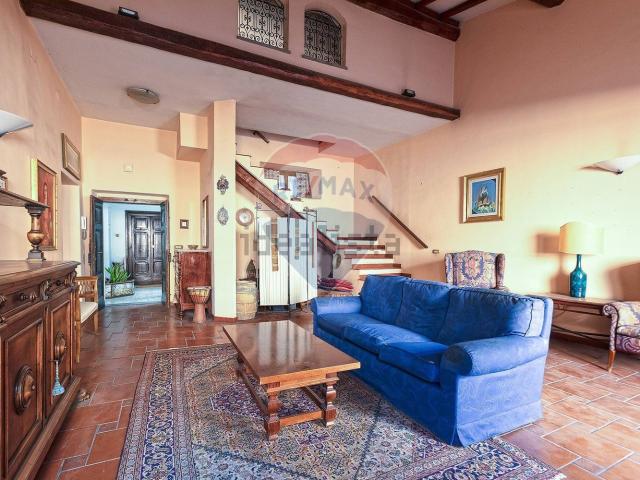 Appartamento in vendita di 238 m² in Corso Italia, 74