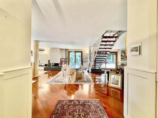 Appartamento in vendita di 239 m²