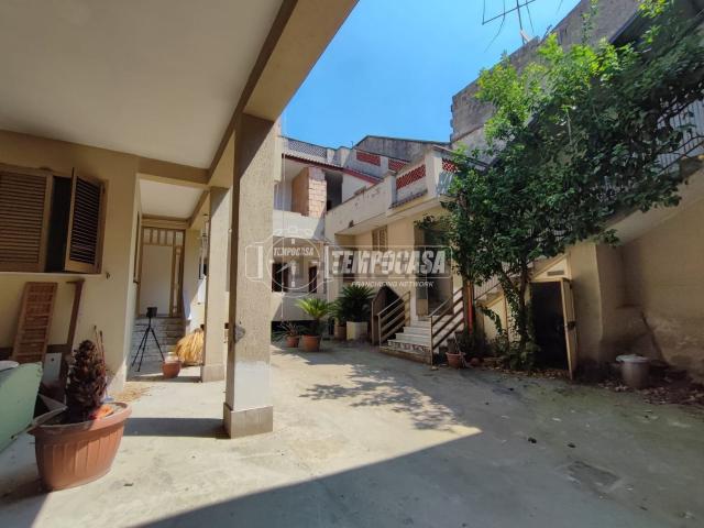 Appartamento in vendita di 239 m² in Via Caravaggio, 26