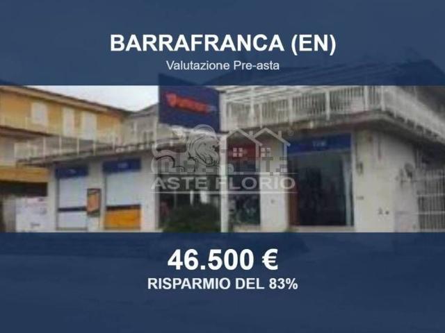 Appartamento in vendita di 239 m² in Via Generale Cannada