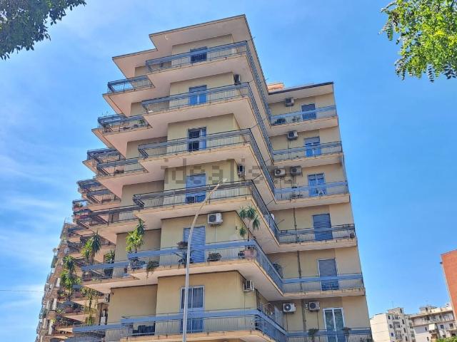 Appartamento in vendita di 239 m² in Via Giovanni Lavaggi, 43