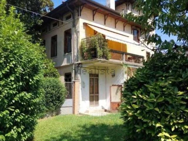 Appartamento in vendita di 239 m² in Via Riva di Magrè, 15