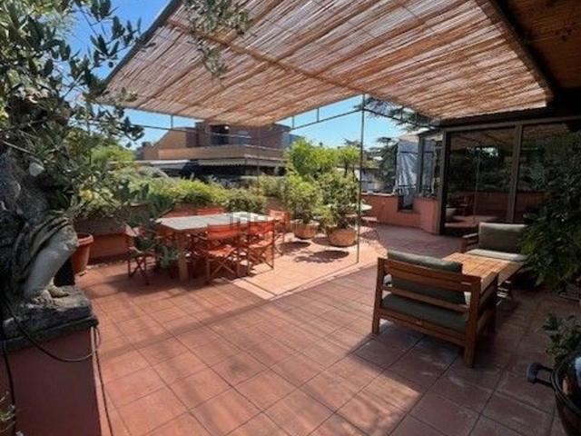 Appartamento in vendita di 239 m² in Via Val Gardena