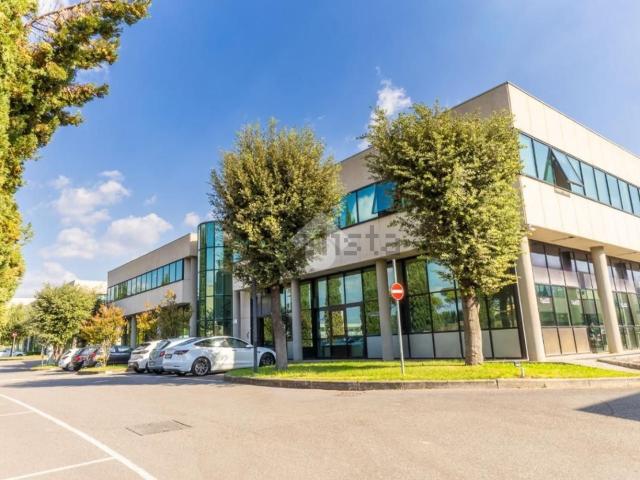 Appartamento in vendita di 239 m² in Via Zoe Fontana, 220