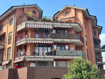 Appartamento in vendita di 240 m² in Via Colle dell&apos Assietta, 33
