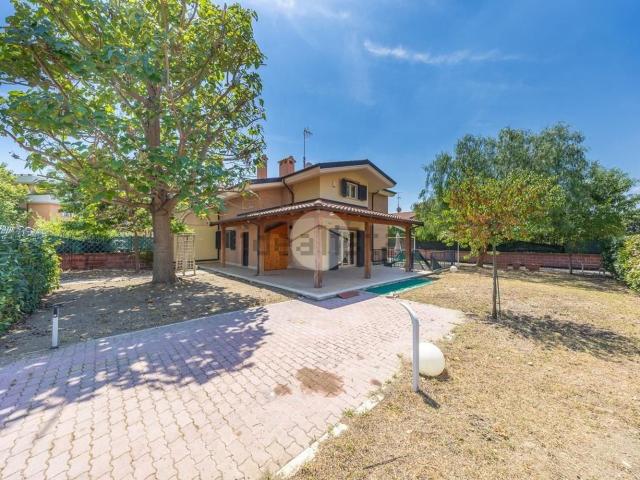 Appartamento in vendita di 240 m² in Via Costantino, 48