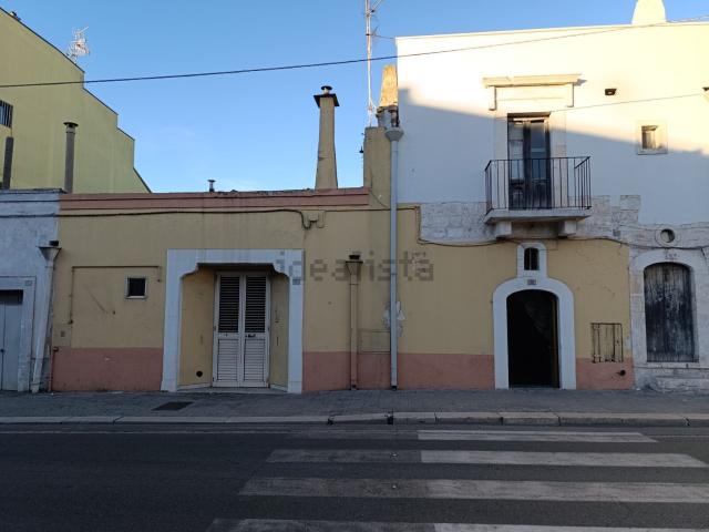 Appartamento in vendita di 240 m² in Via Altamura, 18