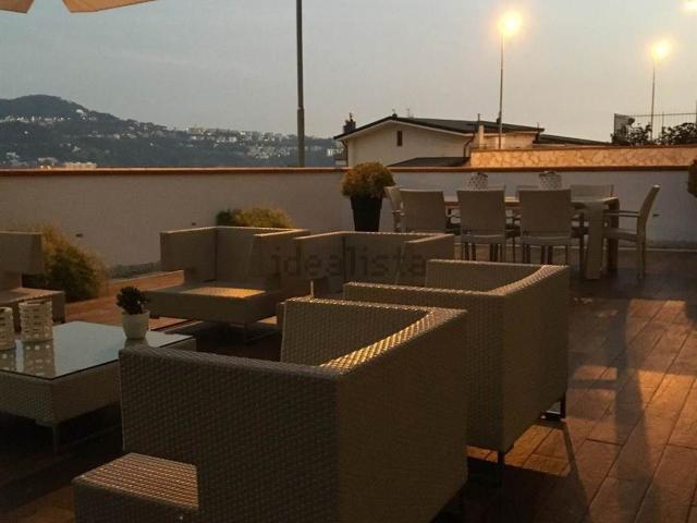 Appartamento in vendita di 240 m² in Via Alcide de Gasperi