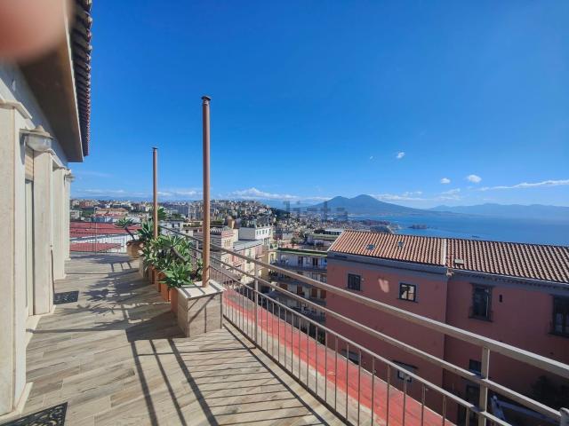 Appartamento in vendita di 240 m² in Via Alessandro Manzoni