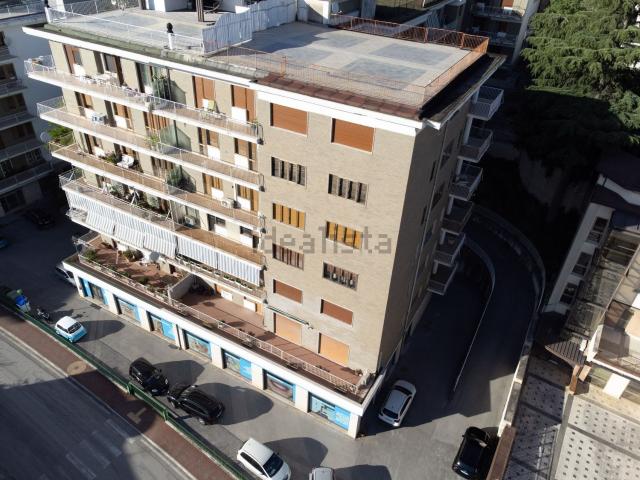 Appartamento in vendita di 240 m² in Via Avellino, 45