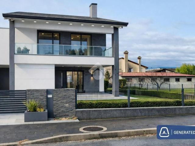 Appartamento in vendita di 240 m² in Via Brioni, 9