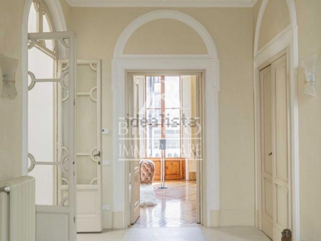 Appartamento in vendita di 240 m² in Via Giacomo Leopardi