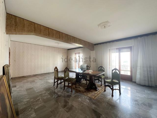 Appartamento in vendita di 240 m² in Via Giovanni Paolo II, 266